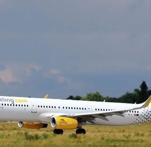 Herpa 533218 AIRBUS A321 VUELING "DON'T FORGET TO SMILE"